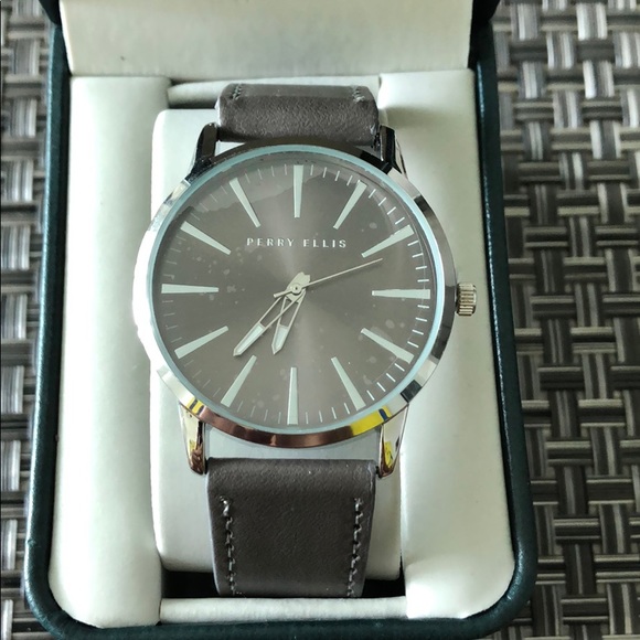 Perry Ellis watch - Picture 2 of 2